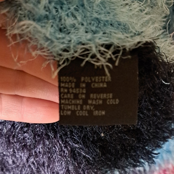 ✨ Y2K Fuzzy Colorblock Turtleneck | Retro Statement Sweater - Picture 4 of 9